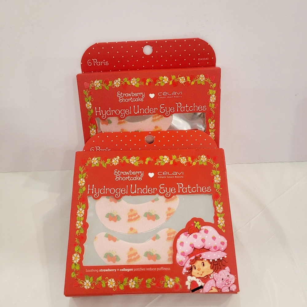 Strawberry Shortcake Makeup Set with Keychains - Red and Pink - Picture 4 of 4